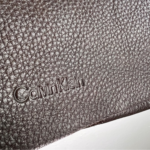 CALVIN KLEIN Shoulder/Crossbody bag with flap closure. Brown. Unlined. - Picture 4 of 8